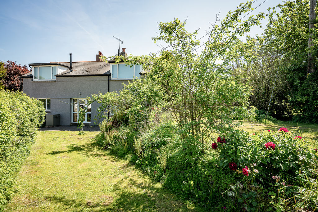 Peak Cottage- click for photo gallery